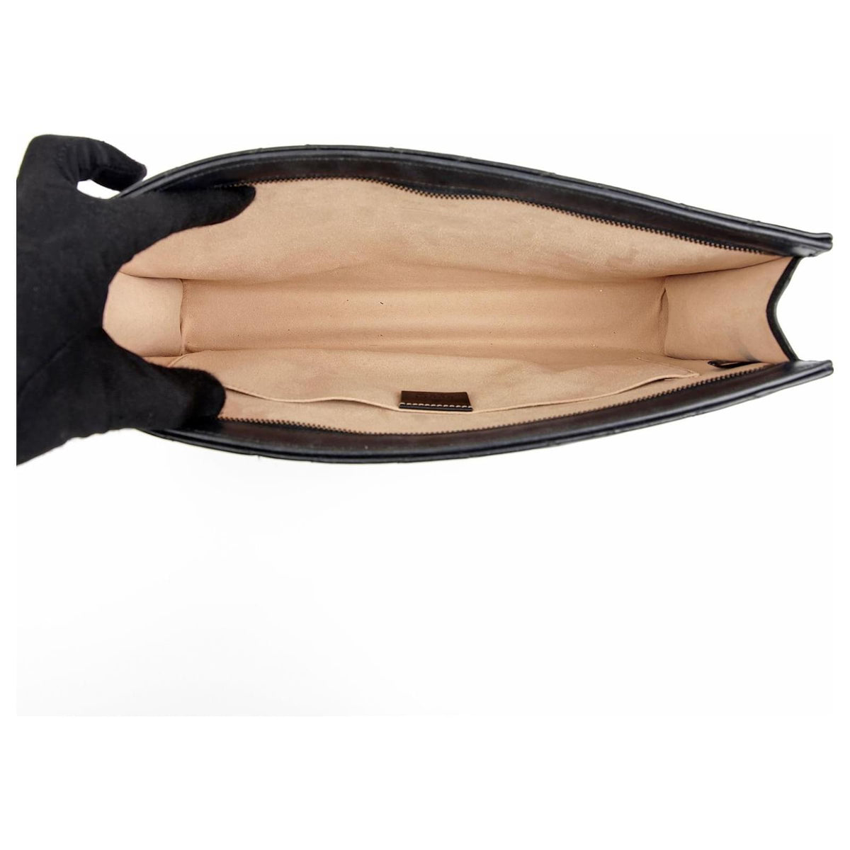 Gucci GG Marmont Matelassé Heart Clutch Pouch– Black