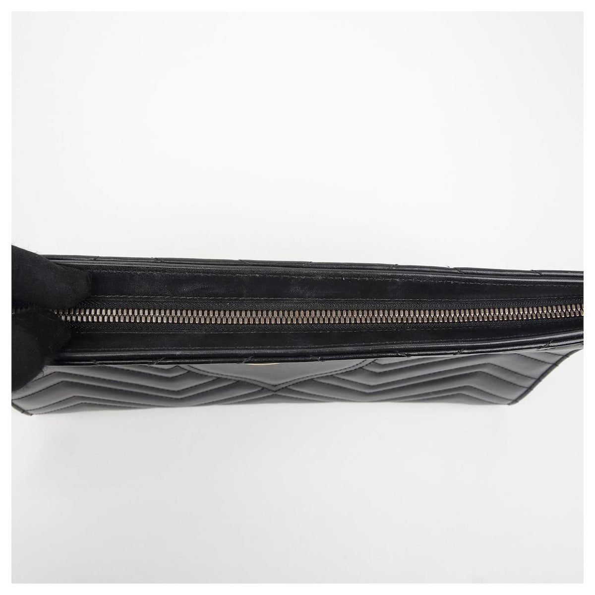 Gucci GG Marmont Matelassé Heart Clutch Pouch– Black